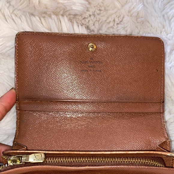 LOUIS VUITTON SNAP CLOSURE WALLET - Picture 6 of 12